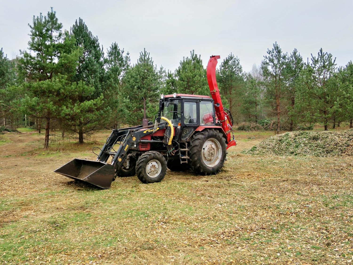 Forestry mulching equipment clearing overgrown land
